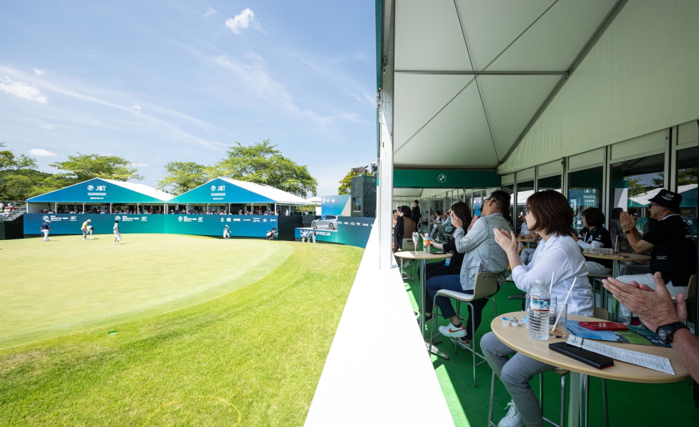 ゴルフ場クラブハウス観戦席